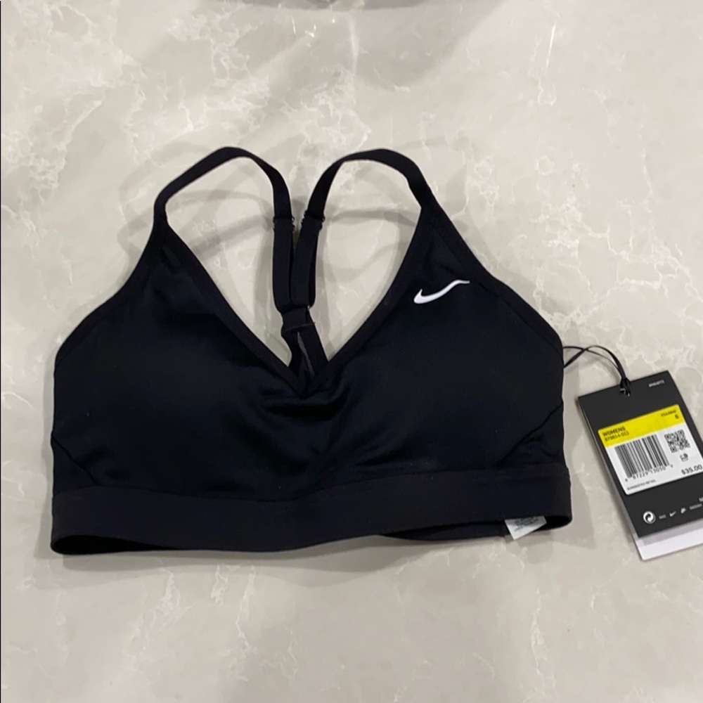 NWT Nike sports bra